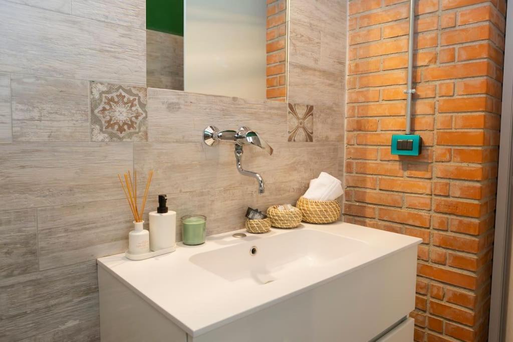 Canonica Brick Milaan